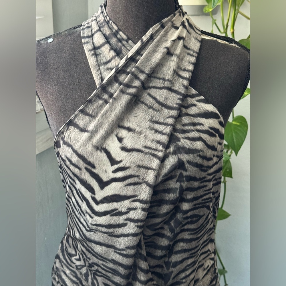 Zara NWT Animal Print Tulle
Long Dress White Black
Women's Size, L - Picture 10 of 12